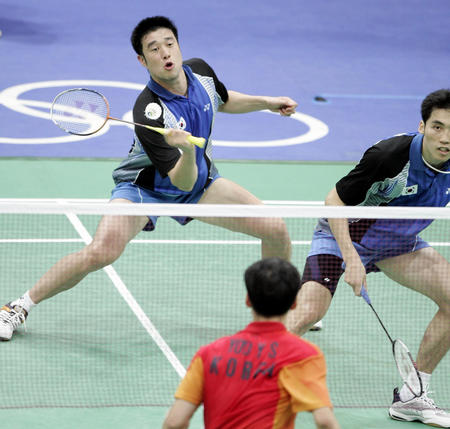 仅展现了两 仅展现了两