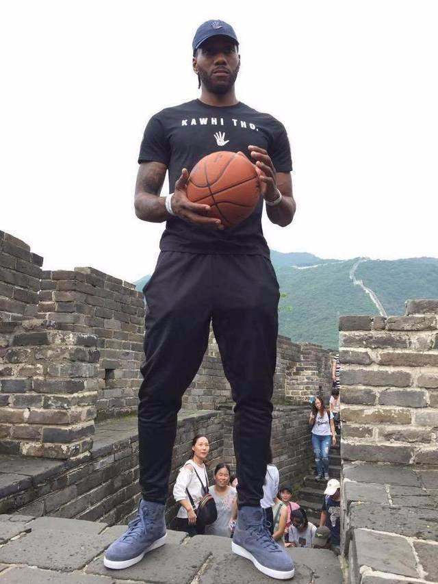 持球人向中 持球人向中